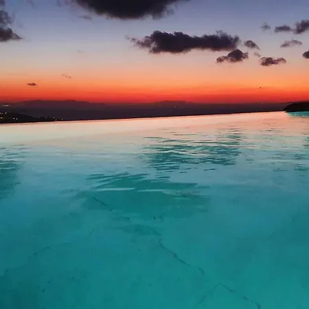 Mykonian Tramonti فيلة *